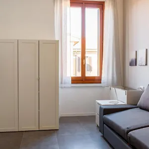 Newly Renovated Loft Near , Milano Italia